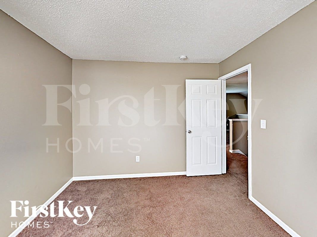 Building Photo - 353 Watercress Way