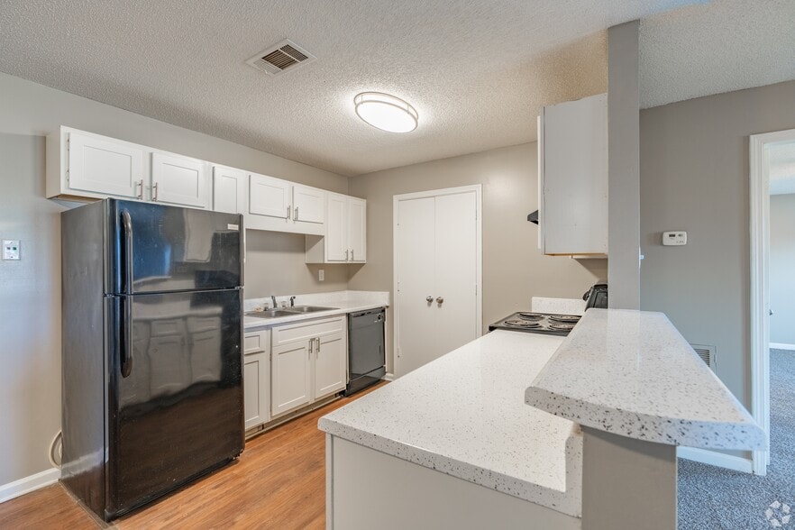 Primary Photo - The Waverly Apartments