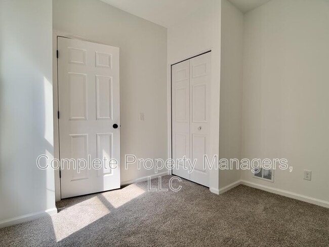 Building Photo - 247 E Fremont St