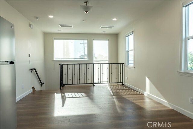 Building Photo - 5922 Encinita Ave