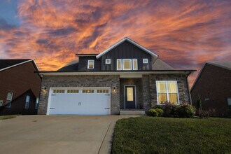 Building Photo - Pet Friendly in Sango!