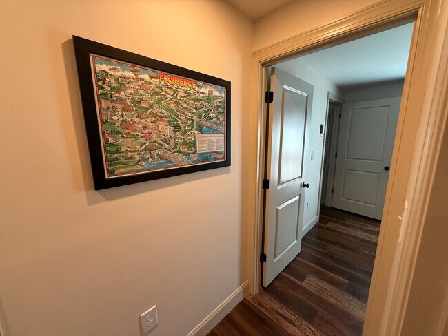 Building Photo - 2108 Veterans Dr
