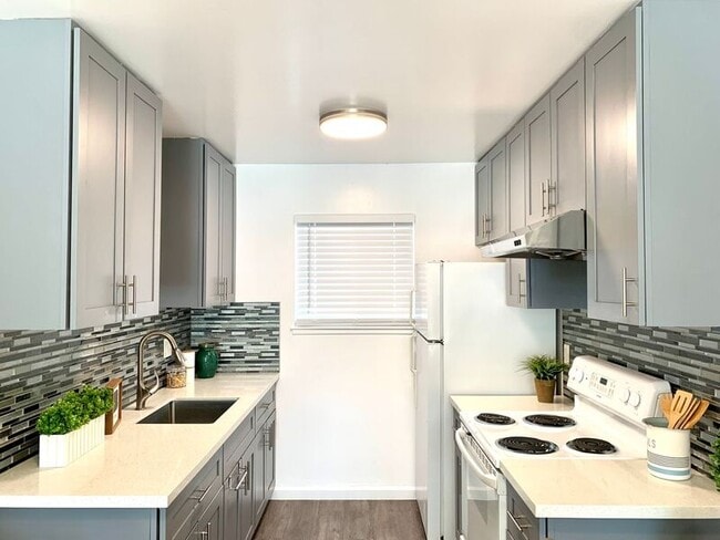 Building Photo - 3873 Starview Dr