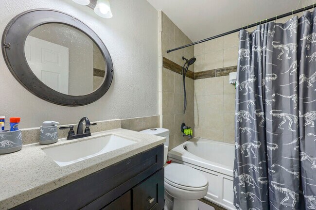 Building Photo - 4540 Bramble Ln