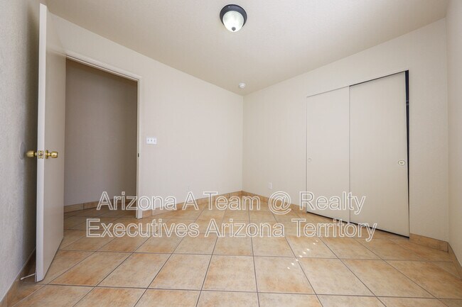 Building Photo - 7041 Mitchell Flyer Rd