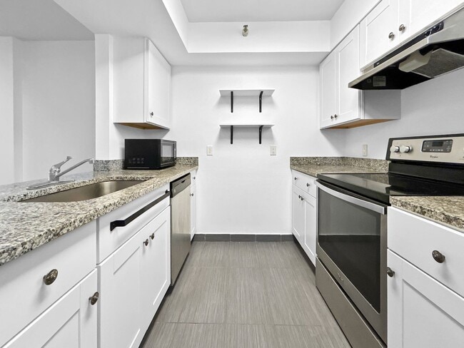 Building Photo - Prime Clearwater Condo for Rent at Crystal Bay - 1bed | 1 bath