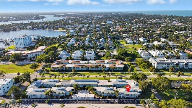 Building Photo - 609 12th Ave S