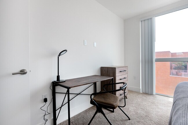 Building Photo - 10473 Santa Monica Blvd