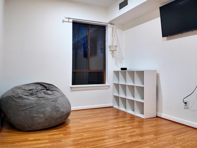 Building Photo - 2231 Castle Rock Square