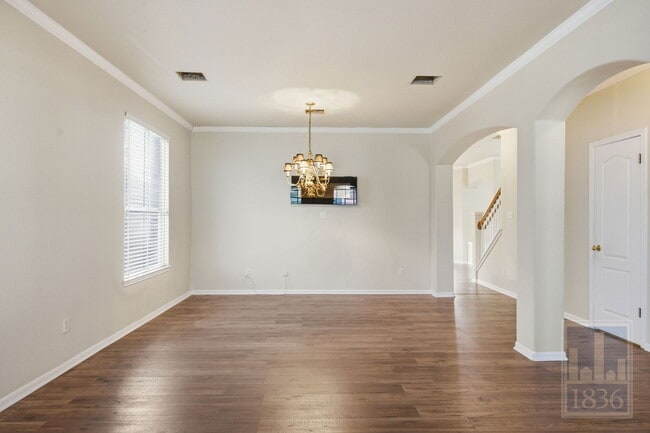 Building Photo - 1110 Water Birch