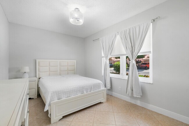 Building Photo - 2473 S Coral Trace Cir