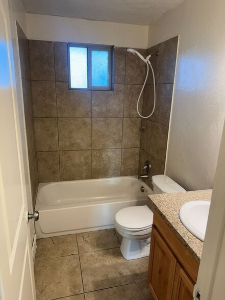 Building Photo - 4481 S Woodgrove Dr