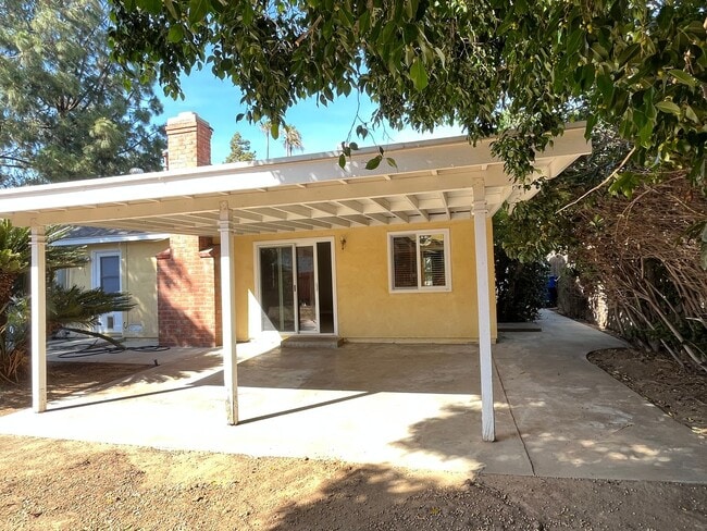 Building Photo - 3-bedroom 2-bathroom House for Rent in Riverside