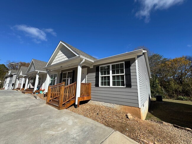 Primary Photo - 310 N Varnell Rd