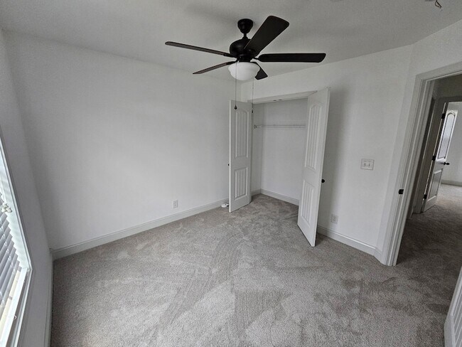 Building Photo - 407 Preakness Cir