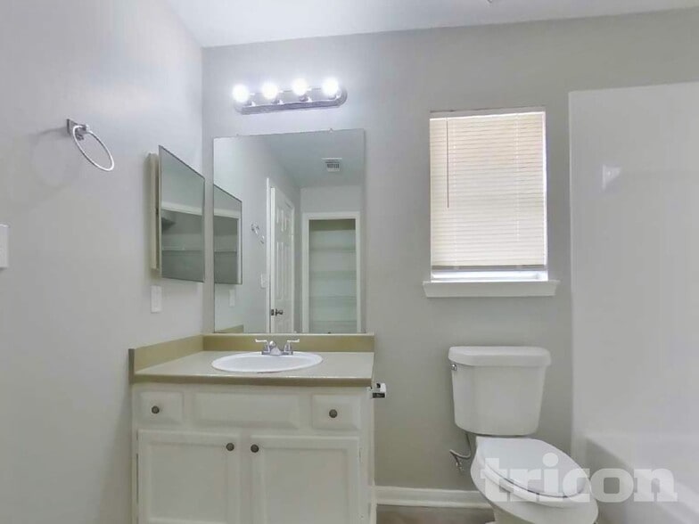 Building Photo - 3115 Kelling St