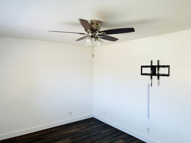 Master bedroom - 1721 Normandy Pl