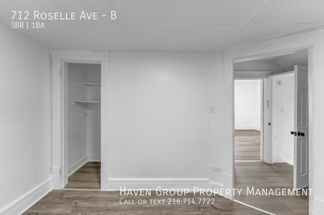 Building Photo - 712 Roselle Ave