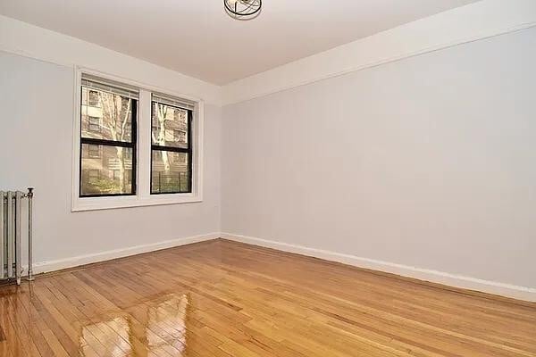 Building Photo - 504 Grand St