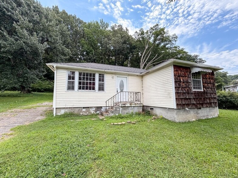 Building Photo - 224 Beech St