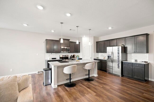 Building Photo - 807 Ivy Glen Dr