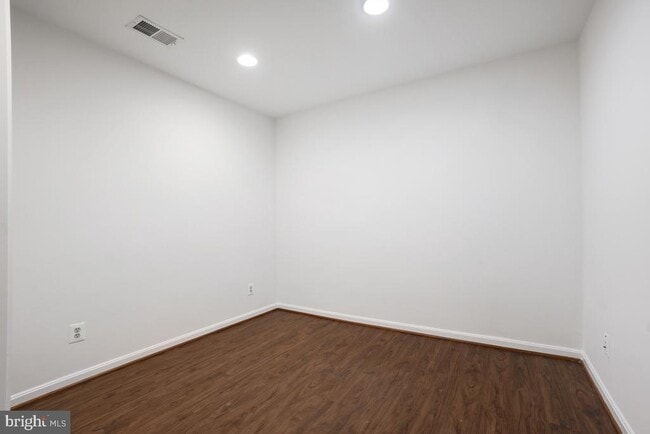 Building Photo - 3908 Ferrara Dr