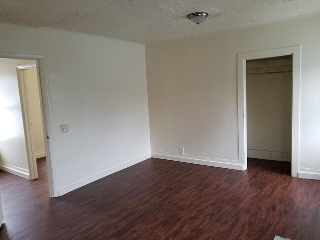 Building Photo - 212 W Jackson St