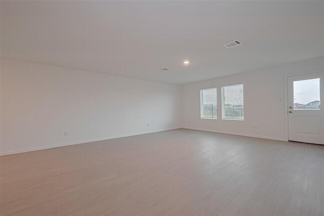 Building Photo - 27615 Village Way Dr.