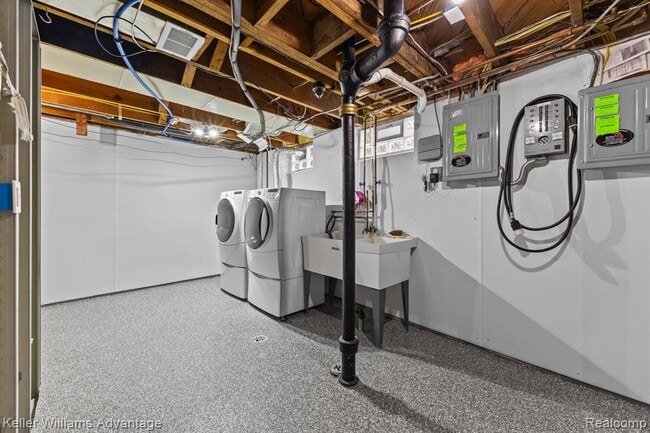 Building Photo - 4516 Robinwood Ave