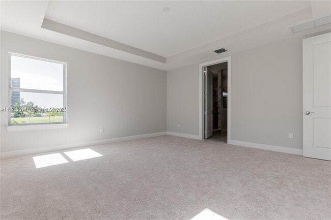Building Photo - 3701 Greenway Dr
