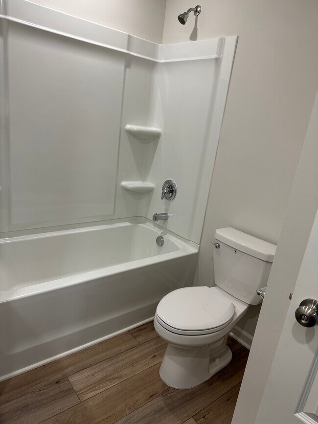 Building Photo - 2252 Robert Gwynne Dr