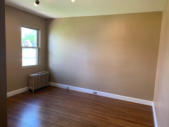 Building Photo - 1842 Berkley Ave