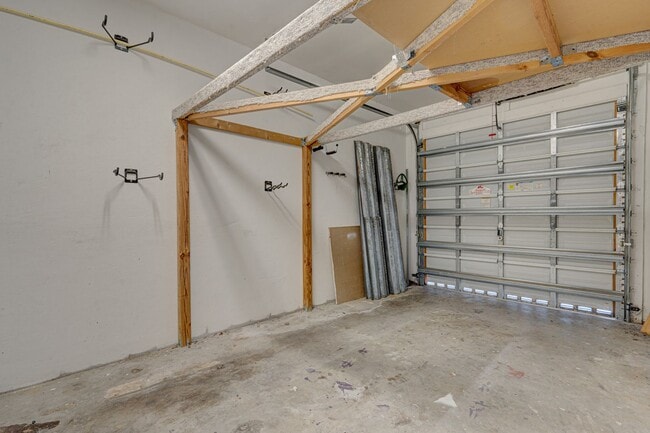 Building Photo - TWO WEEKS FREE! GORGEOUS townhouse updated...