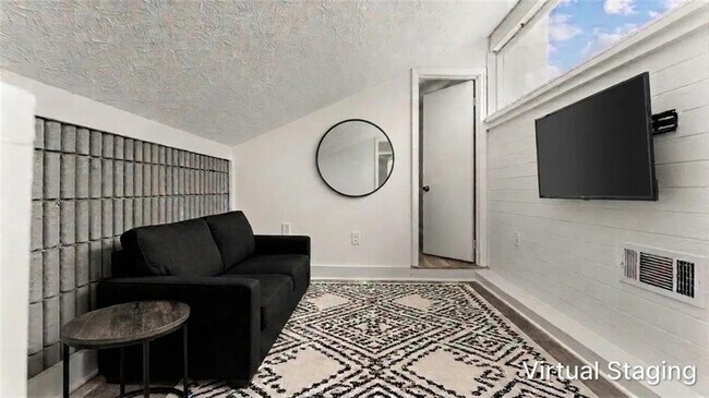 Building Photo - 216 Goshen Ln