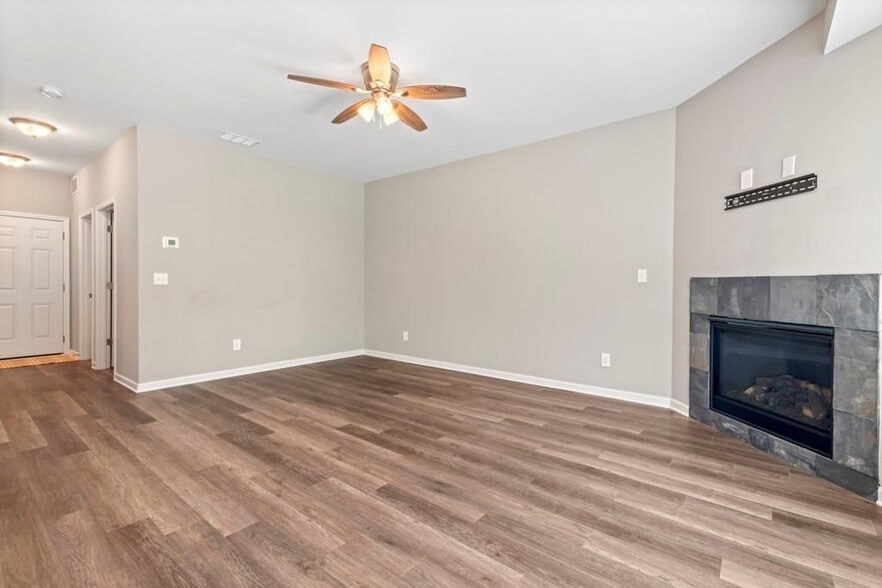 Building Photo - 1010 Valley Rock Dr