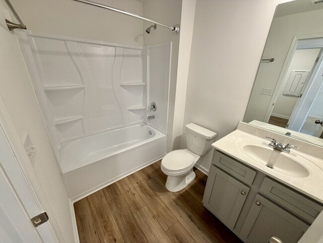 Building Photo - 261 Kenoot Dr