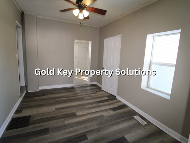 Building Photo - 1221-1223 W 14th St