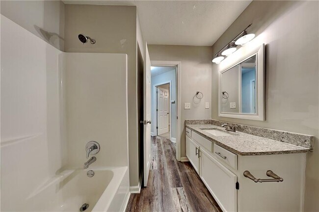 Building Photo - 3564 Saddlebrook Dr