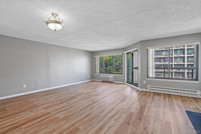 Building Photo - 200 High Point Dr
