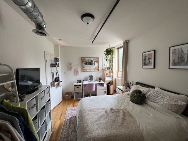 Building Photo - 515 4th St