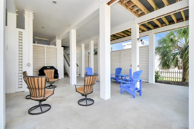Building Photo - 3803 Neptune