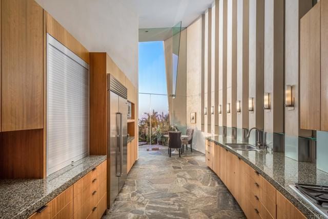 Building Photo - 724 Muirlands Vista Way