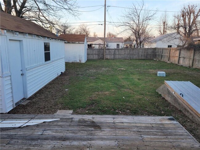 Building Photo - 309 E Fairchild Dr