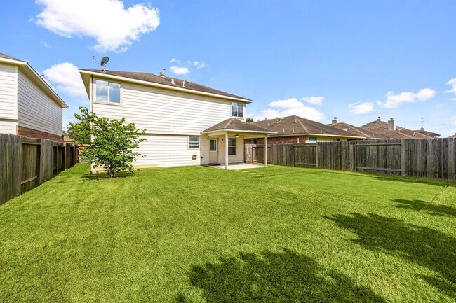 Building Photo - 6403 Applewood Forest Dr