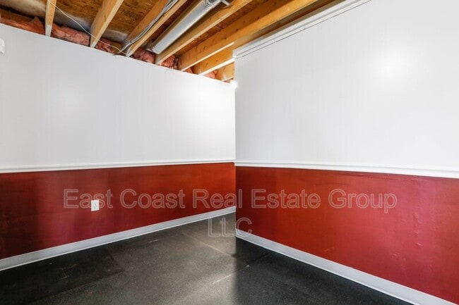 Building Photo - 77 Grassy Meadow Rd