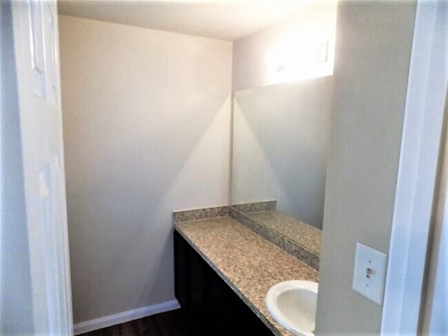 Building Photo - 911 Redcrest Springs Ct