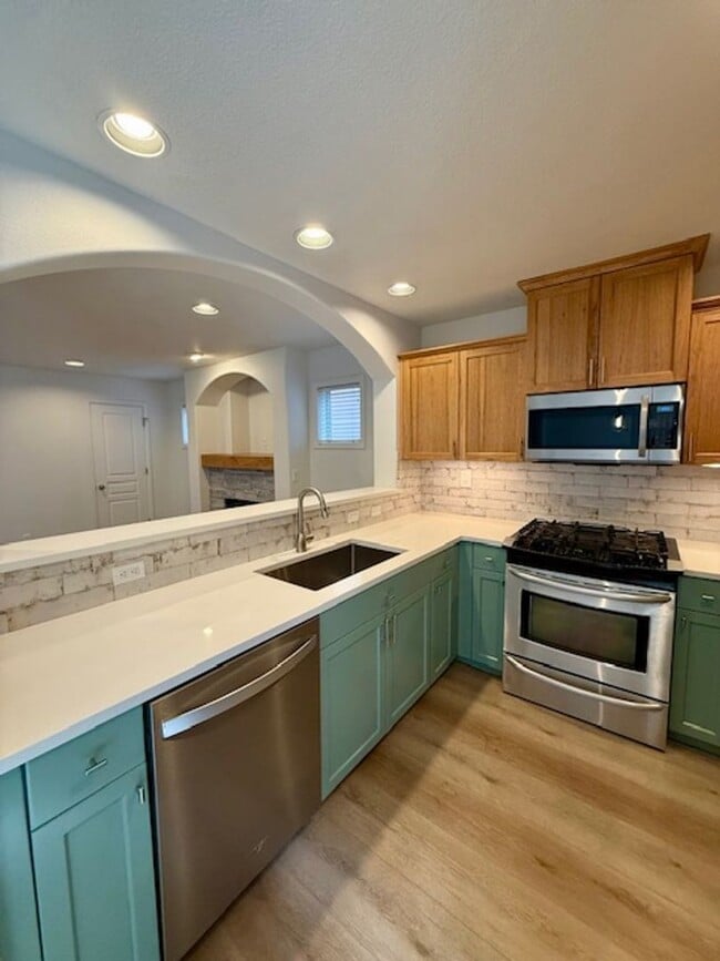 Building Photo - Beautifully renovated in NW Bend!  A/C!