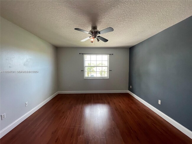 Building Photo - 12738 Maypan Dr