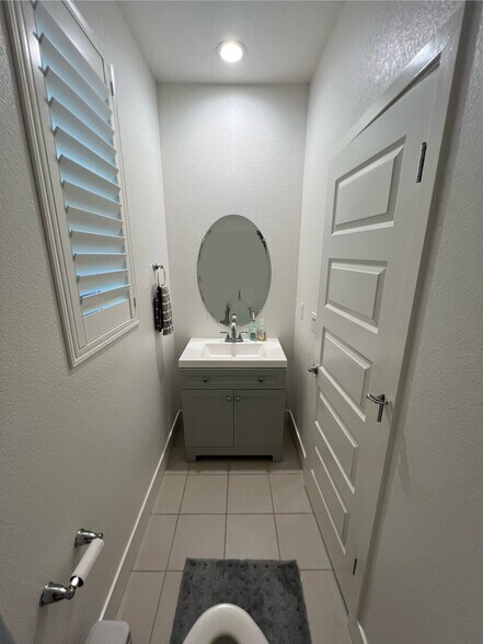 Half bath - 5176 Julia Berger Cir