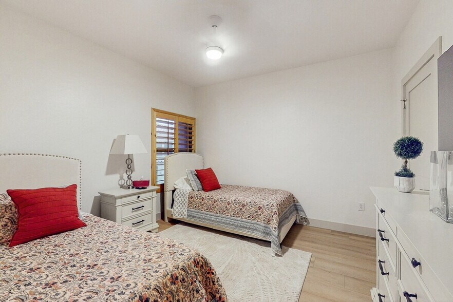 Building Photo - 19700 N 76th St